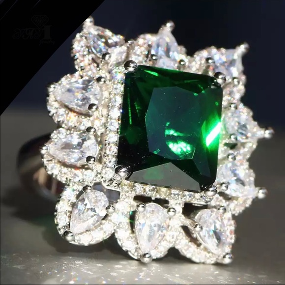 New 925 Silver 15 CT Zircon Ring - Picture 4 of 8